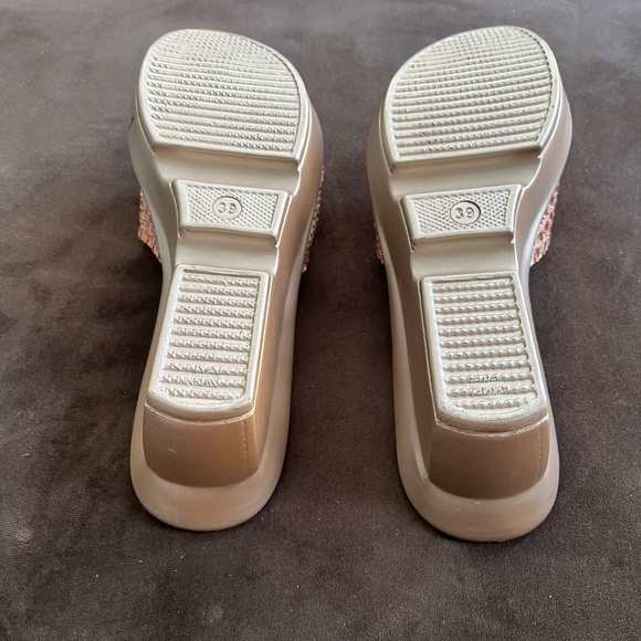 Women Shoes - NWOT - Picture 3 of 3